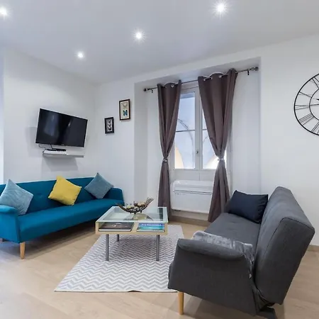 Historical Hyper Center