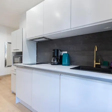 Historical Hyper Center