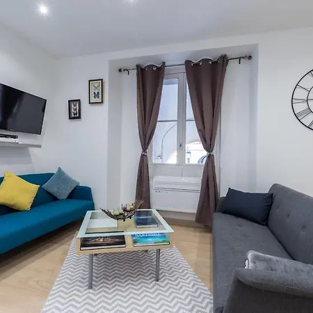 Historical Hyper Center